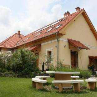 Фотографии гостевого дома
Élet es Energia Egészségjavító Szalon