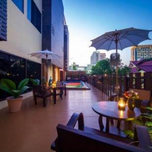 Фотографии гостиницы 
            CM Night Bazaar Boutique Hotel โรงแรม ซีเอ็มไนท์บาซาร์บูติก