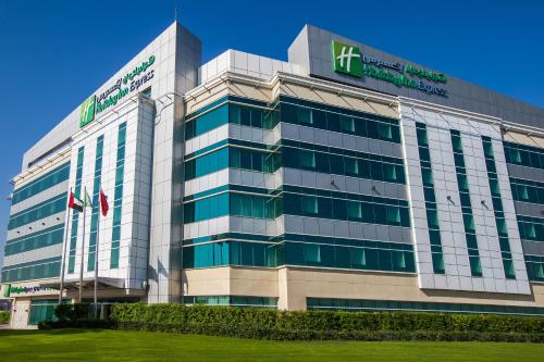 Фотография гостиницы Holiday Inn Express Dubai Airport, an IHG Hotel