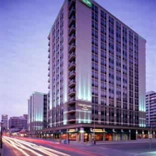 Фотографии гостиницы 
            Courtyard by Marriott Toronto Downtown