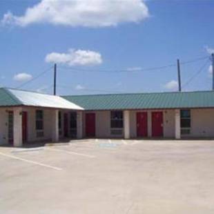 Фотографии гостиницы
OYO Hotel Jacksboro TX - Fort Richardson