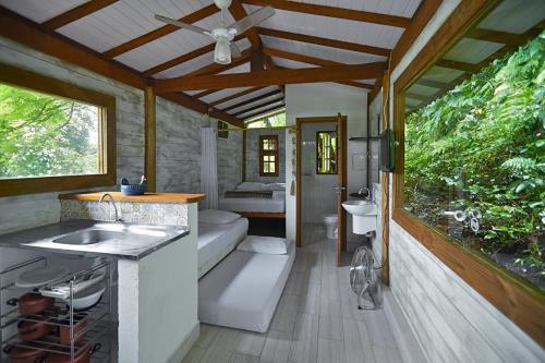 Фотография гостевого дома Chalé Paúba 80m do Mar