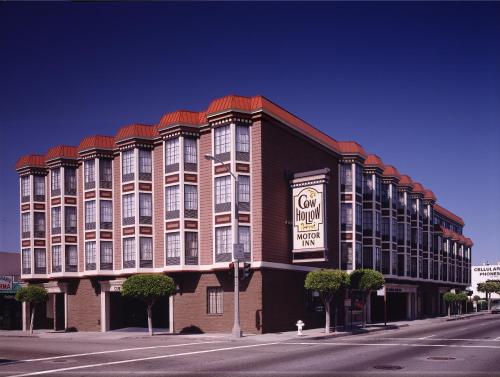 Фотография гостиницы Cow Hollow Inn and Suites