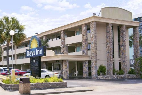 Фотография гостиницы Days Inn by Wyndham Myrtle Beach-Beach Front