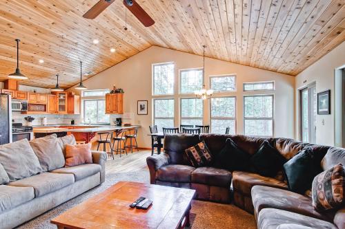 Фотография гостевого дома Yosemite Summit & Little Summit - 5BR/3BA Vacation Home