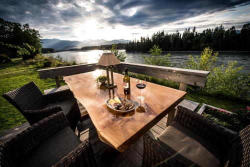 Фотография мини отеля Skeena River House Bed & Breakfast