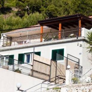 Фотографии гостевого дома
Apartments by the sea Krilo Jesenice, Omis - 14459