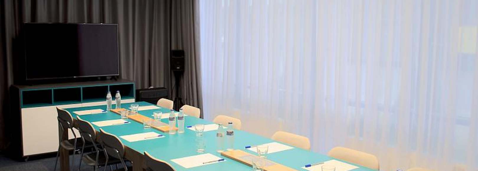 Фотография комнаты для переговоров Gopark на 20 человек