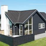 Фотография гостевого дома Three-Bedroom Holiday home in Løkken 46