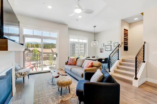 Фотография гостевого дома New Luxury Loft #5 Near Resort - Huge Hot Tub & Views - FREE Activities & Equipment Rentals Daily