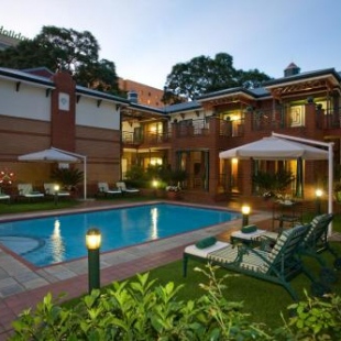 Фотография гостиницы Courtyard Hotel Rosebank