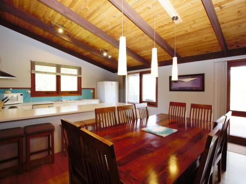 Фотография гостевого дома The Lakefront 69 Townsend Street