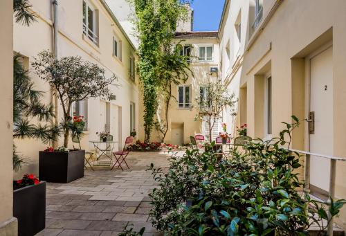 Фотография гостиницы The Originals City, Hôtel Lecourbe, Paris Tour Eiffel (Inter-Hotel)