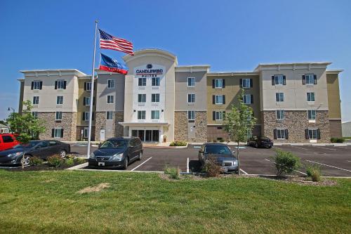 Фотография гостиницы Candlewood Suites Columbus - Grove City, an IHG Hotel
