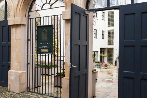 Фотография гостевого дома Brooks Guesthouse Bristol