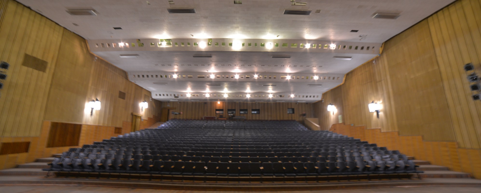 Фотографии концертного зала Большой зал Городского дворца молодежи Октябрь