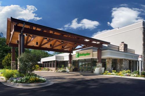 Фотография гостиницы Holiday Inn Asheville East, an IHG Hotel