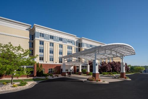 Фотография гостиницы Delta Hotels by Marriott Huntington Mall