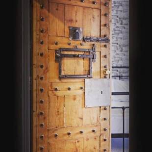 Фотографии мини отеля
The Black Hole