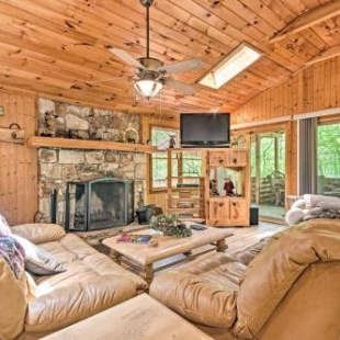 Фотография гостевого дома Secluded Log Cabin with Fire Pit and Forest View!