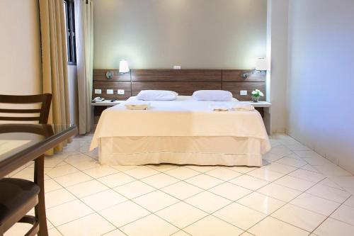 Фотография гостиницы London Hotel