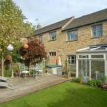 Фотография гостевого дома Little Shrublands