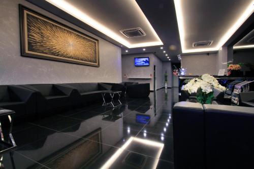 Фотография гостиницы J Suites Hotel