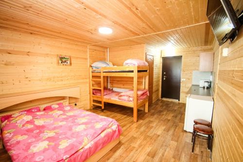 Фотографии базы отдыха
Россиянка