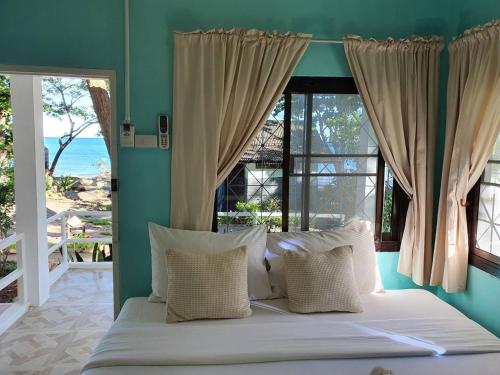 Фотография гостиницы Blue Bay Bungalow