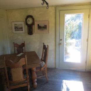 Фотографии мини отеля
River Rock Inn