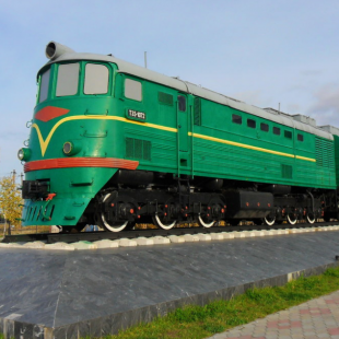 Фотография памятника Памятник первому поезду в Сургуте 