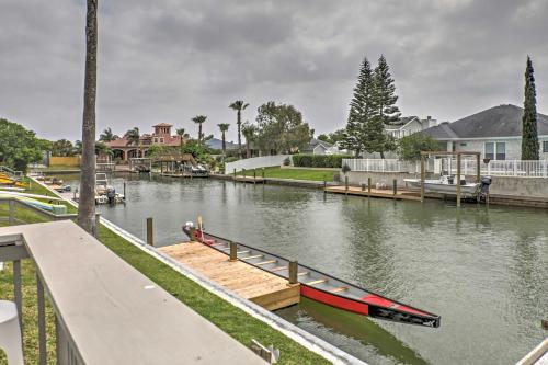 Фотографии гостевого дома
Breezy Corpus Christi Condo with Deck and Fishing Dock