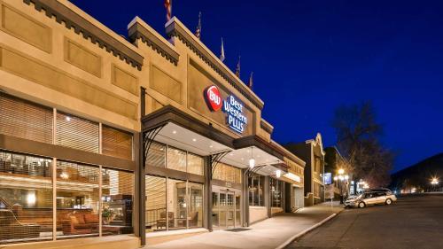 Фотография гостиницы Best Western Plus Baker Street Inn & Convention Center