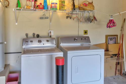 Фотография гостевого дома Poinciana Paradise