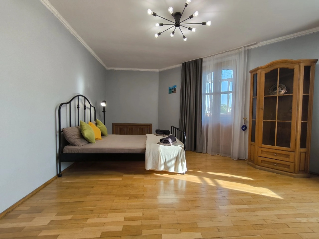 Фотография квартиры Квартира Просторная  3 комнатная квартира посуточно в центре Севастополя