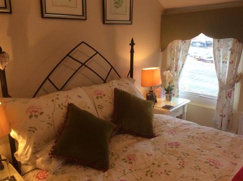 Фотография мини отеля Abbey and Esk Bed and Breakfast