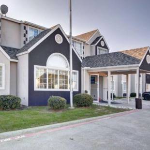 Фотографии гостиницы 
            Econo Lodge Inn & Suites Lewisville I-35