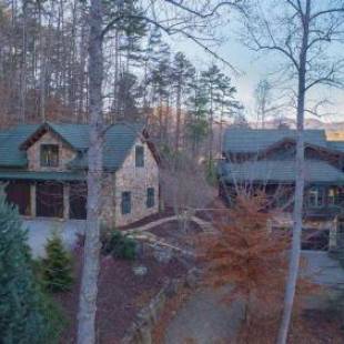 Фотографии гостевого дома
Legend by Escape to Blue Ridge