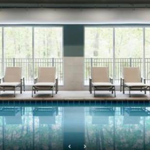 Фотографии гостиницы 
            Holiday Inn Express & Suites - Columbus - Worthington, an IHG Hotel