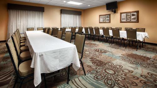 Фотография гостиницы Best Western Holiday Manor