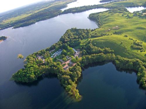 Фотография базы отдыха SLĖNYJE Dvaro svečių namai Lake view Manor Guest House In the Walley