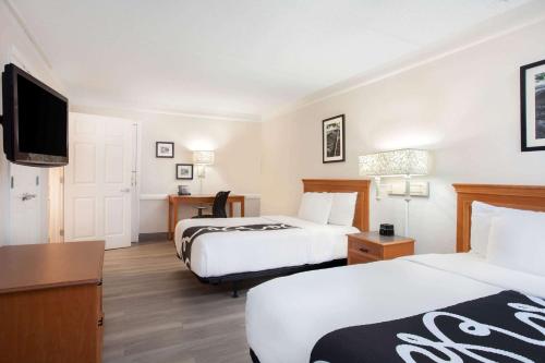 Фотография гостиницы La Quinta Inn by Wyndham Fort Myers Central