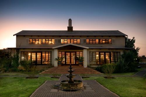 Фотография гостиницы The Highlander Hotel Dullstroom