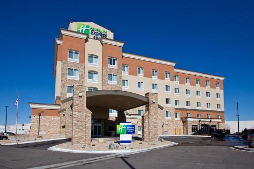 Фотография гостиницы Holiday Inn Express and Suites Denver East Peoria Street, an IHG Hotel