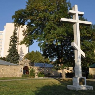 Фотография памятника Памятный крест репрессированным казакам