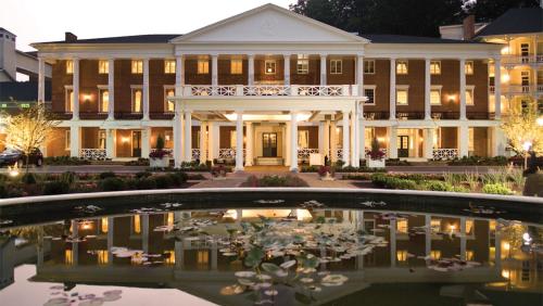 Фотография гостиницы Omni Bedford Springs Resort