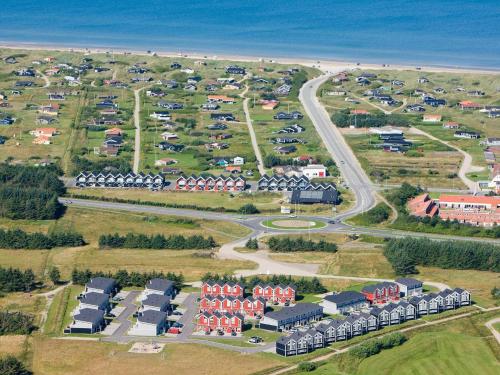 Фотография гостевого дома 6 person holiday home on a holiday park in Løkken