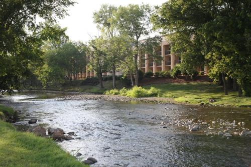 Фотография гостиницы The Inn On The River