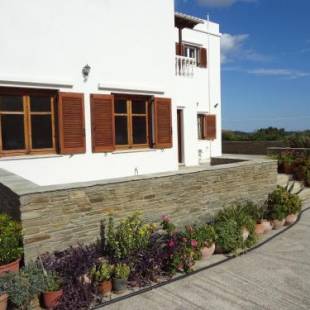 Фотографии гостевого дома
House in the grass land.