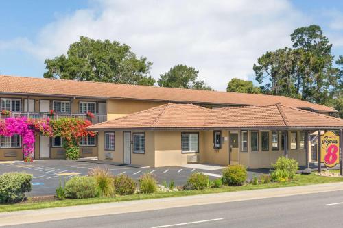 Фотография мотеля Super 8 by Wyndham Monterey Fisherman's Wharf Aquarium